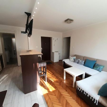 Central Apartment With Garage Novi Sad Exterior photo