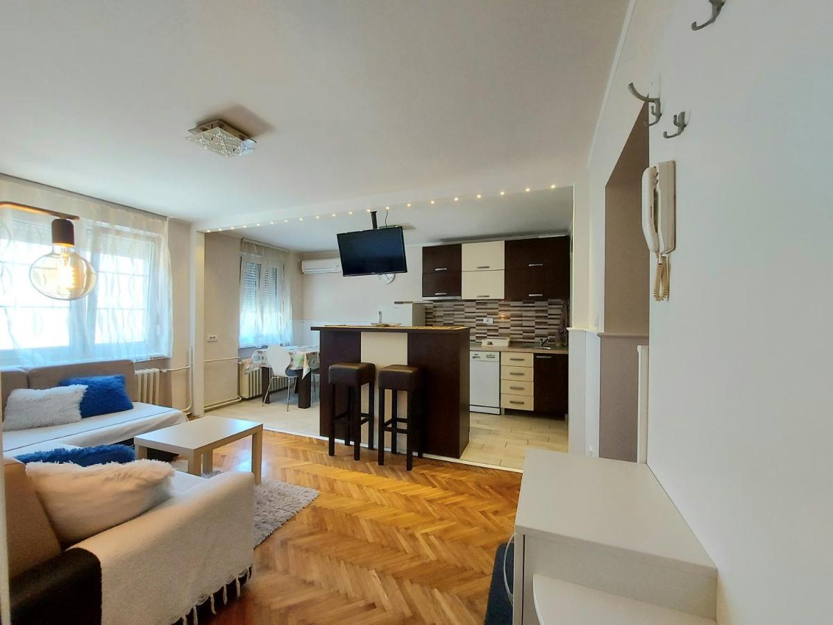 Central Apartment With Garage Novi Sad Exterior photo