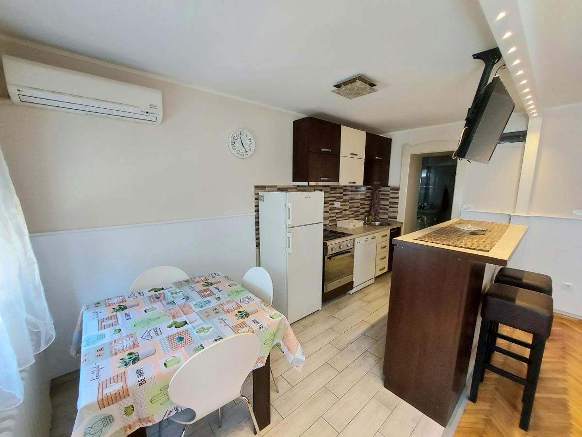 Central Apartment With Garage Novi Sad Exterior photo