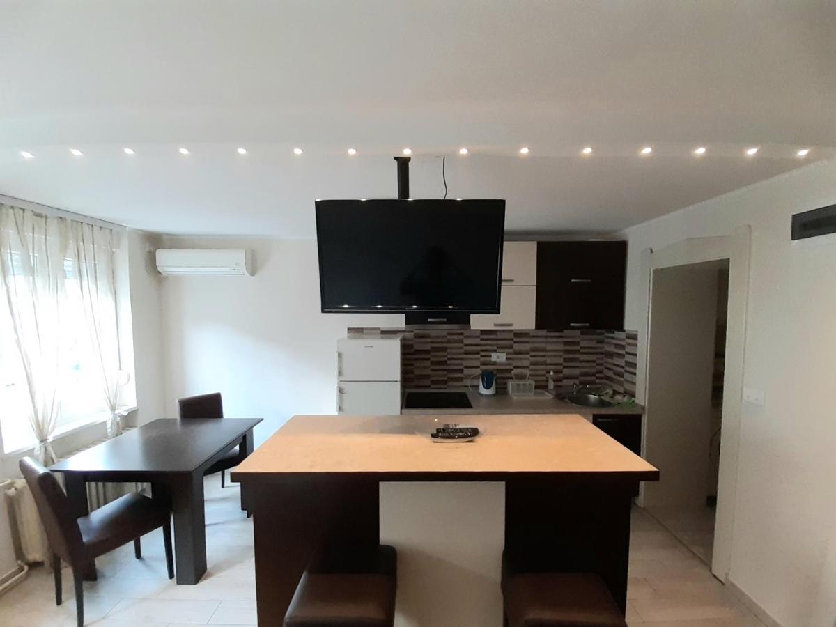 Central Apartment With Garage Novi Sad Exterior photo